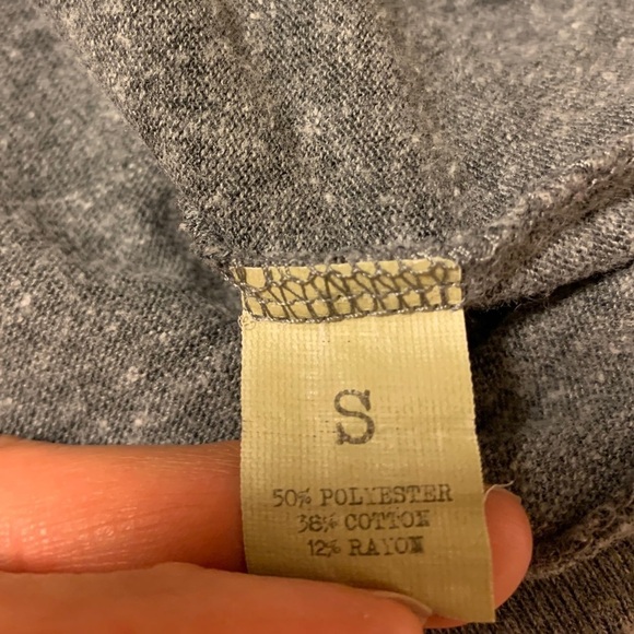 Alternative Heathered Gray Scoop Back 3/4 Sleeve Shirt - Picture 8 of 11